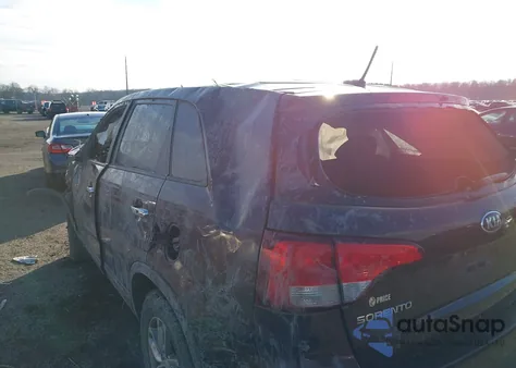 2015 Kia Sorento Lx z USA, uszkodzony, nr VIN 5XYKT3A65FG627610